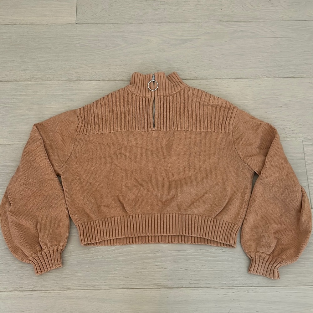 Pacsun cropped keyhole quarter zip